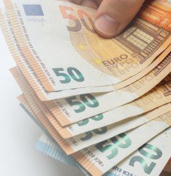 Кабмин по сути одобрил предложение повысить ММЗ до 730 евро