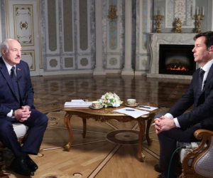 Лукашенко: "Клянусь, я не собираюсь быть президентом даже до смерти"