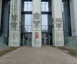 Суд в Варшаве установил приоритет некоторых законов Польши над европейскими