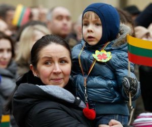 Рождаемость в Литве сократилась на 10%, на четверть выросла смертность