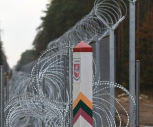 На границе с Беларусью установлены первые сегменты ограждения