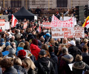 В Европе вспыхнули антиковидные протесты 
