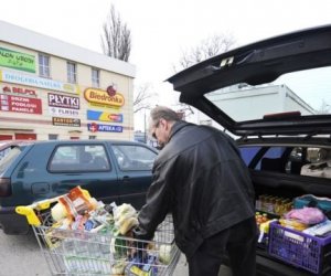 Премьер повторяет: правительство не будет снижать НДС на продукты  