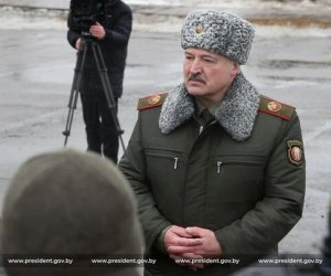 Лукашенко опять пригрозил Западу вечным президентством