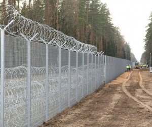 ЛИТОВСКИЕ ПОГРАНИЧНИКИ ЗА СУТКИ НЕ ПРОПУСТИЛИ В СТРАНУ 54 НЕЛЕГАЛЬНЫХ МИГРАНТА