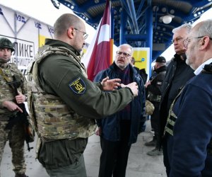 Г. Науседа в Киеве: военные преступления в Украине могли совершить только зомби, не люди