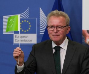 В Литве находится с визитом комиссар ЕС по сельскому хозяйству Войцеховский