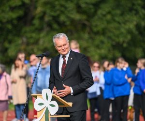 Президент отметил День науки и знаний с общиной вильнюсской Бальсяйской прогимназии