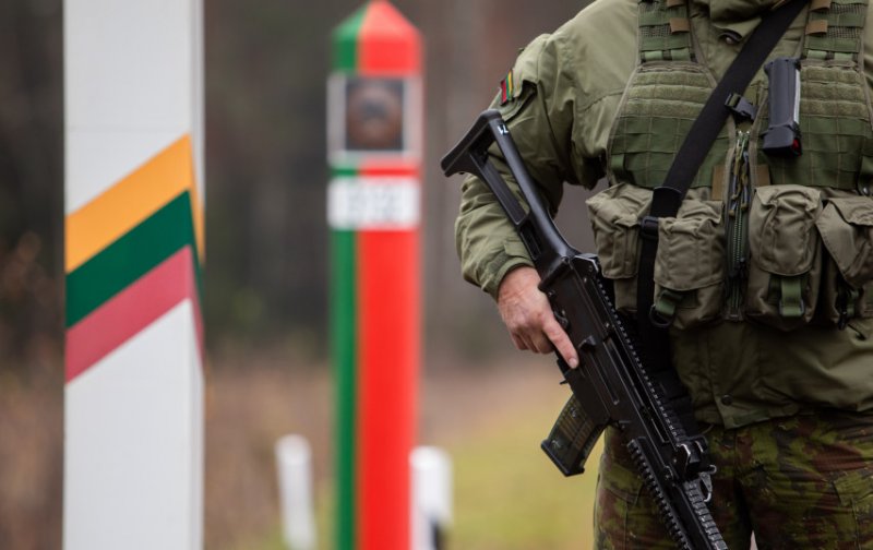 На границе с Беларусью развернули 19 нелегальных мигрантов