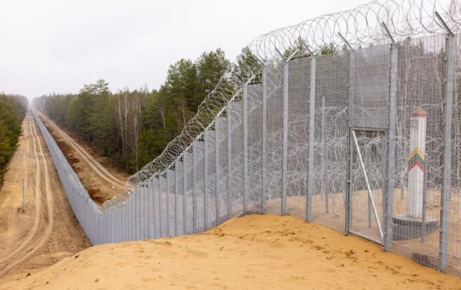На границе Литвы с Беларусью развернули 40 нелегальных мигрантов