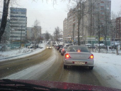 В Литве дождь и изморось, из-за гололеда условия движения затруднены