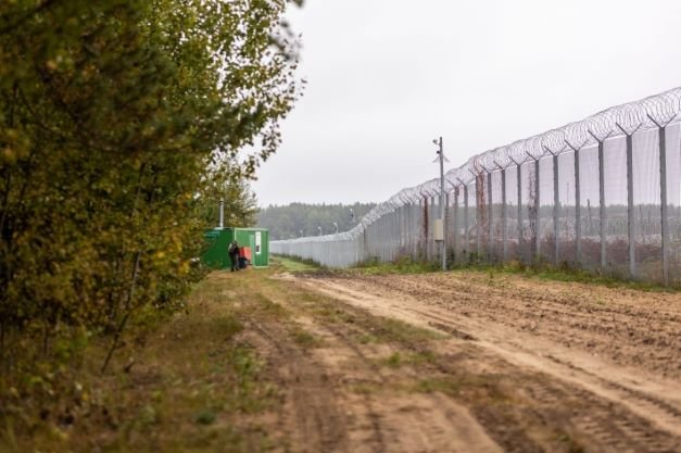 На границе Литвы с Беларусью развернули семь нелегальных мигрантов - СОГГ Литвы