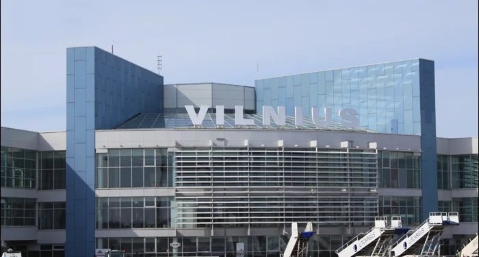 Вильнюсский аэропорт работает в обычном режиме после проверки сообщения о бомбе (обновлено)