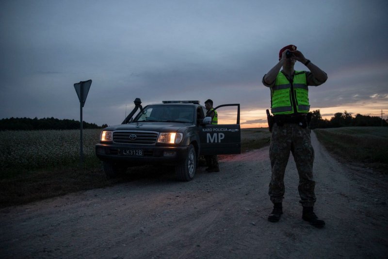 СОГГЛ: на границе Литвы с Беларусью развернули 2 нелегальных мигрантов