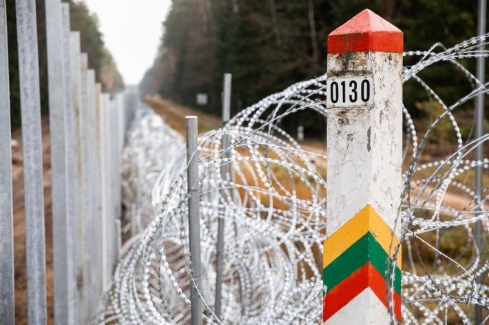 СОГГЛ: на границе Литвы с Беларусью развернули двух нелегальных мигрантов
