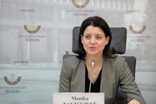 Моника Навицкене уходит в отставку с должности министра социальной защиты и труда
