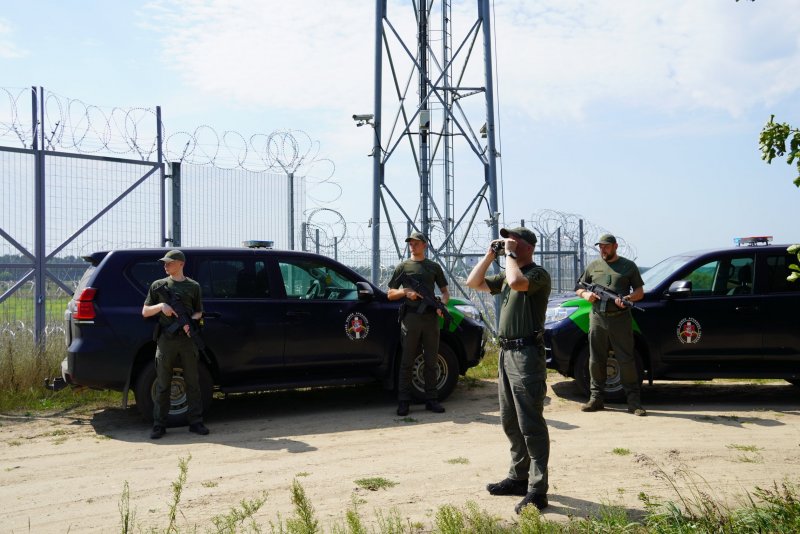 Литовские пограничники отправились на помощь пограничникам Латвии