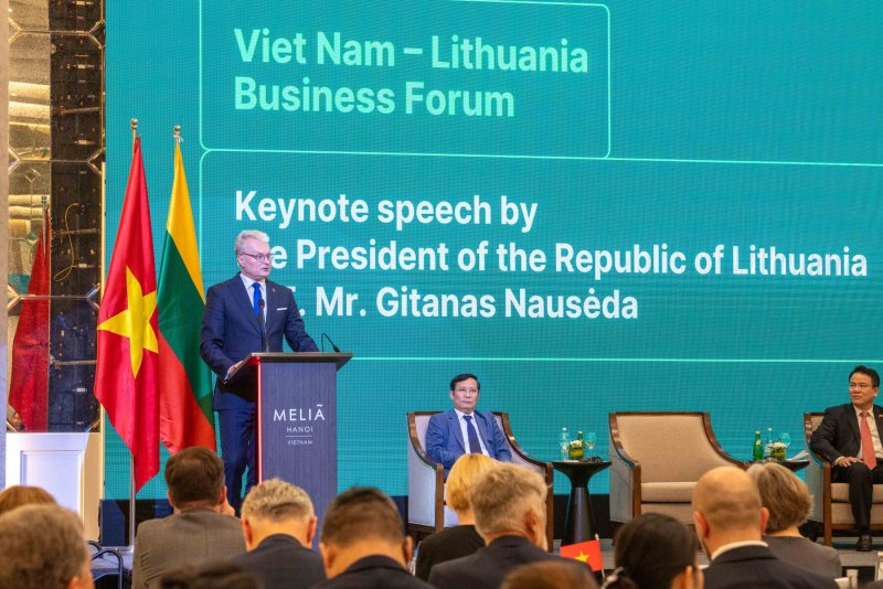 Выступление Президента Литвы на Литовско-Вьетнамском бизнес-форуме: Схожие перспективы создают прочную основу для взаимовыгодного экономического партнерства.